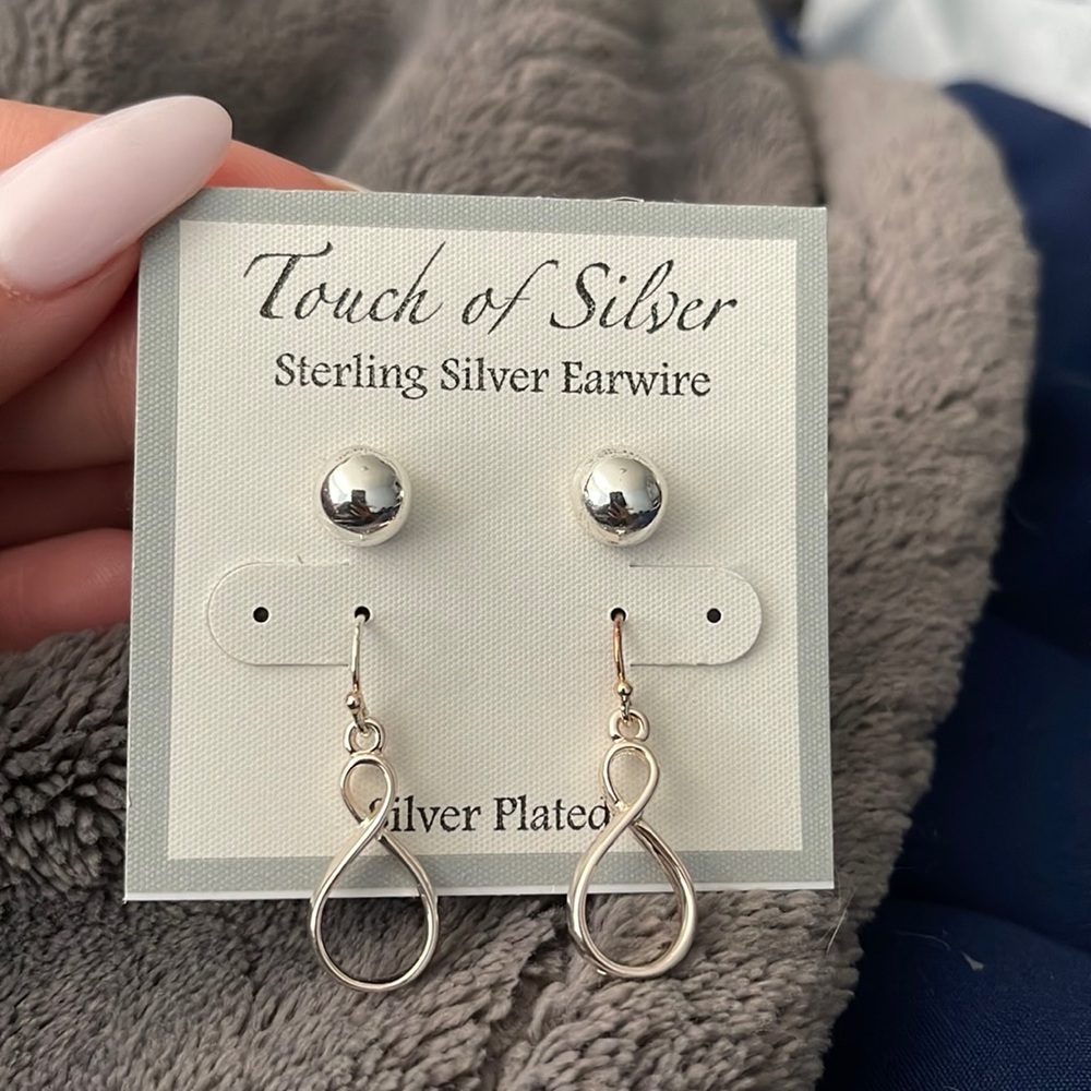 *NWT* TOUCH OF SILVER EARRINGS